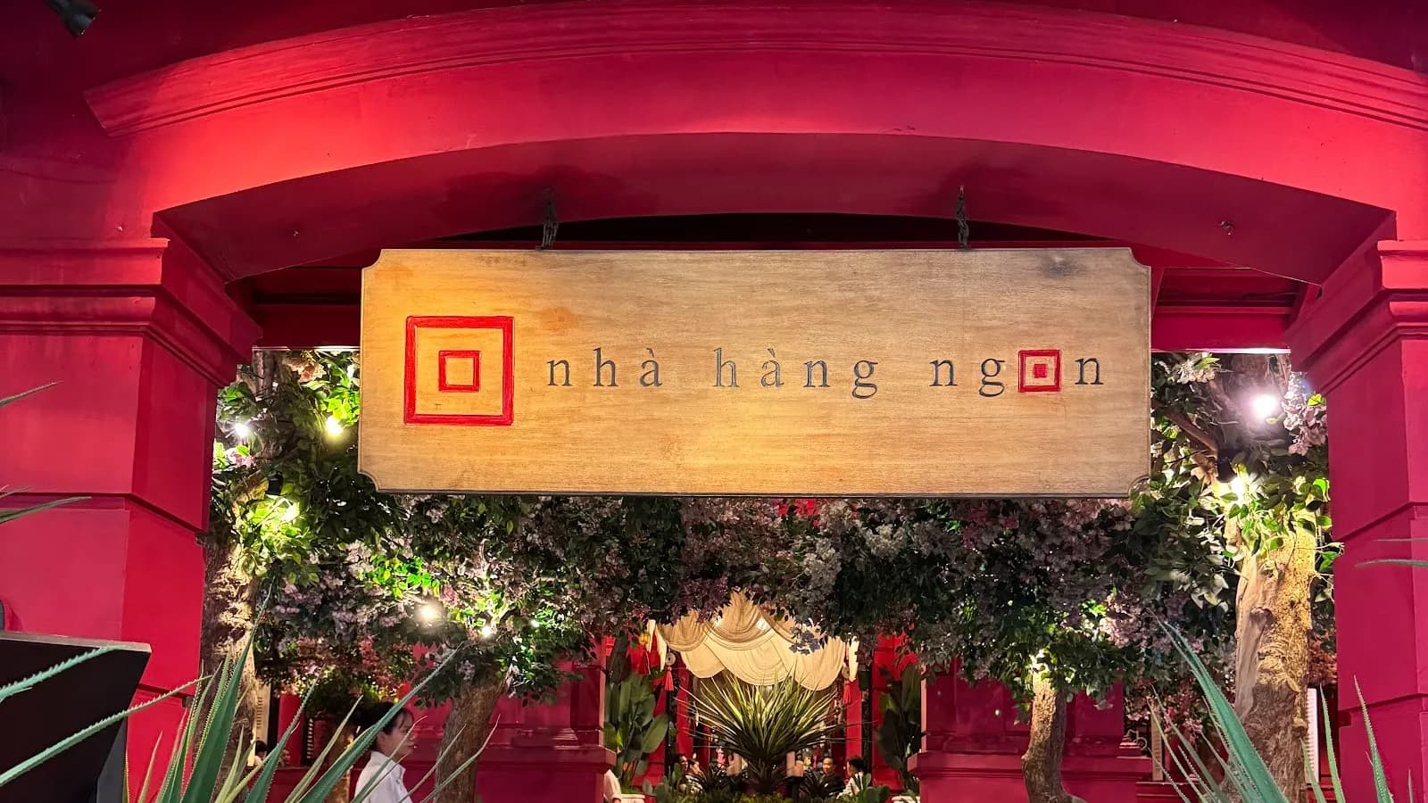 Nhà hàng Ngon
